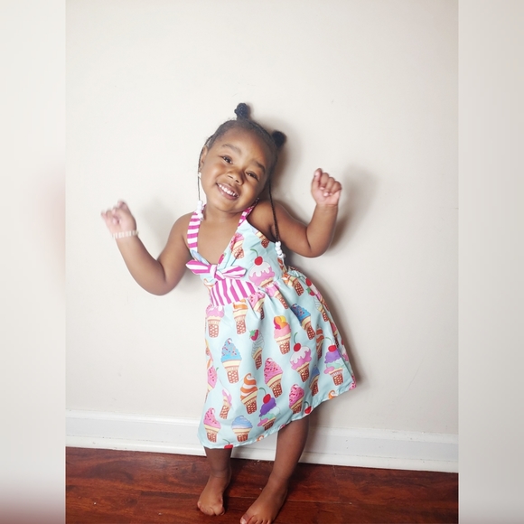 Coney Girl - Picture 2 of 5